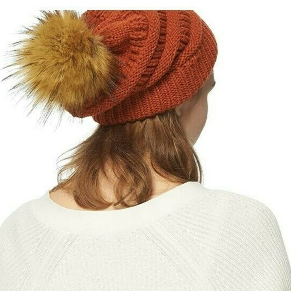 Pilipali Beanie Warm Winter Hat for Women Faux Fur Pom Pom Rust NEW